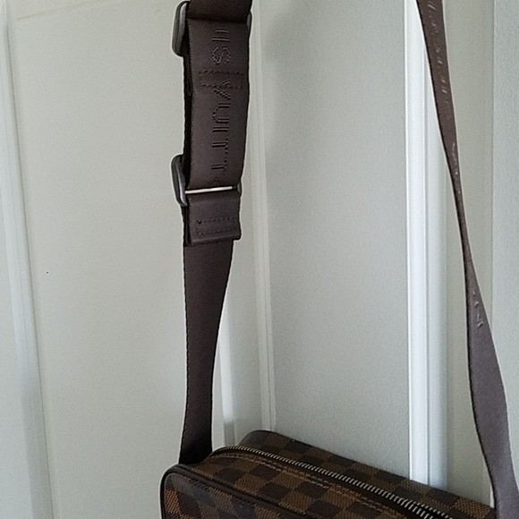 Authentic Louis Vuitton Messenger Bag - Picture 8 of 8